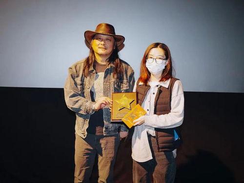 窄路微尘,揭秘城市空气污染的隐形杀手